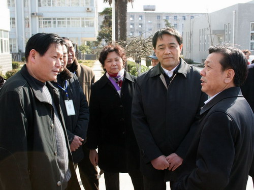 省卫生厅厅长高开焰到阜阳市二院调研