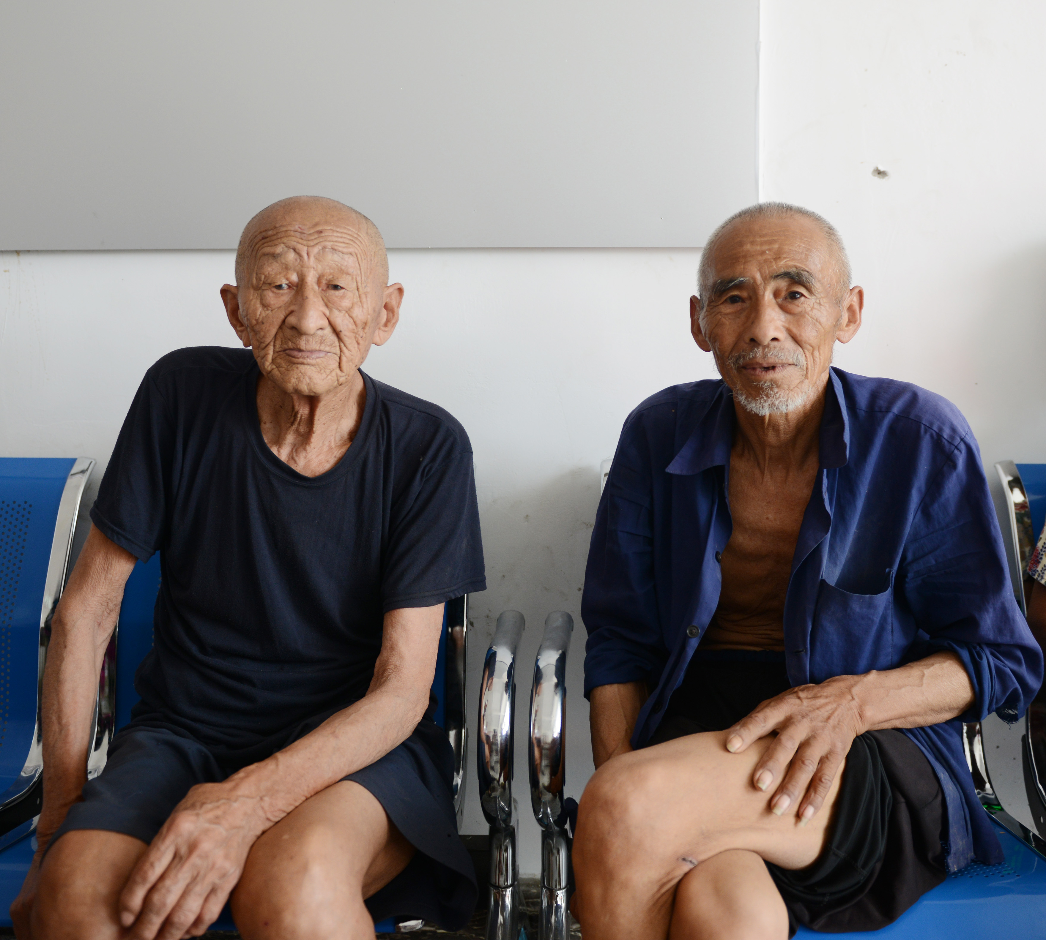 阜阳市二院20万元助力扶贫村脱贫出列(图文)